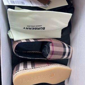 Authentic NWT Burberry espadrilles size EUR 35.5